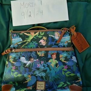 2022 Dooney and Bourke Peter Pan crossbody EC